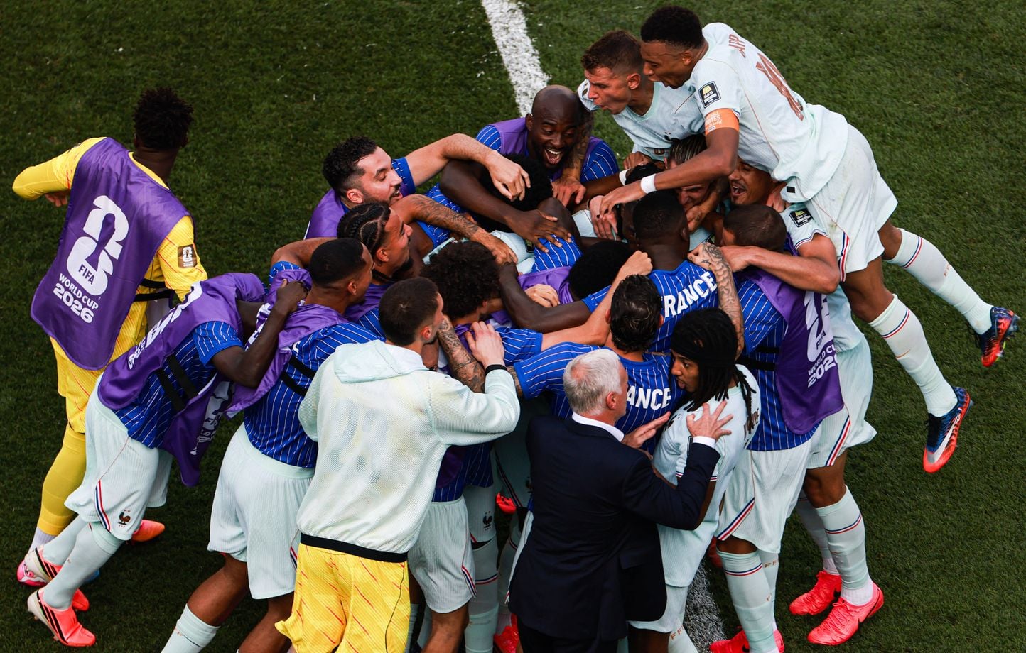 España: “Grupo que vive bien”, solidaridad con Deschamps… ¿Cómo explicar la enorme cohesión de estos Blues? España: “Grupo que vive bien”, solidaridad con Deschamps… ¿Cómo explicar la enorme cohesión de estos Blues?